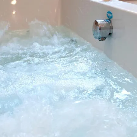 Fistral Hot Tub House For 8 On Retallack Resort New Quay Extérieur photo