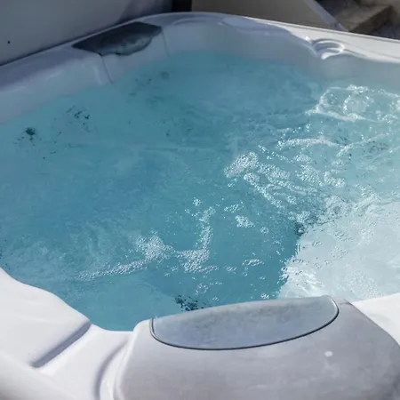 Fistral Hot Tub House For 8 On Retallack Resort New Quay Extérieur photo