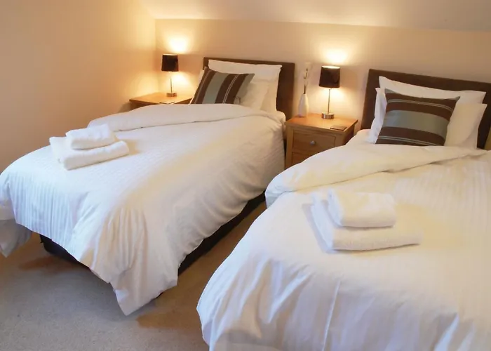 Fistral Hot Tub House For 8 On Retallack Resort